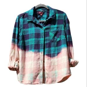 Bleach dipped women's flannel